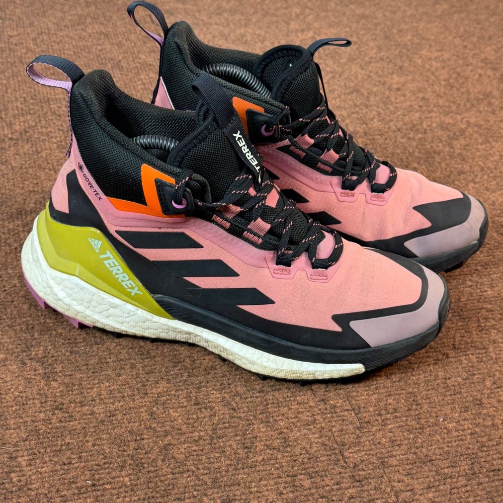 A- Adidas Terrex Free Hiker 2 Gore-Tex Women Pink Hiking Boots GZ3311 Size 8.5